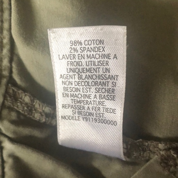 GUESS Olive Cargo Pants 🫒 - Picture 8 of 9